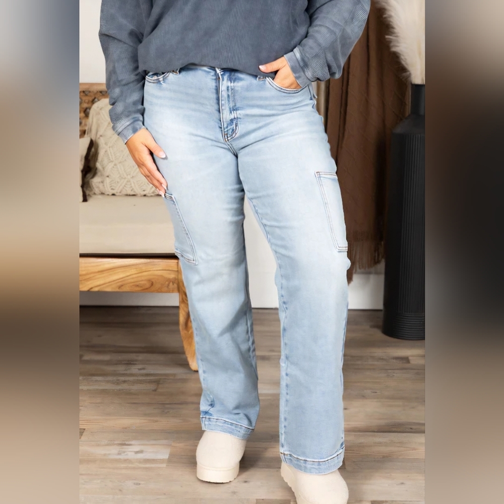Judy Blue High Rise Light Wash Straight Wide Leg Cargo Jeans Regular Plus NEW - Picture 6 of 16